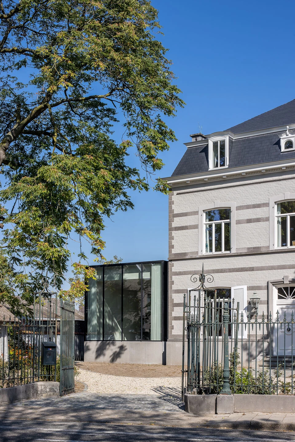 比利时古典庄园的现代新生-18