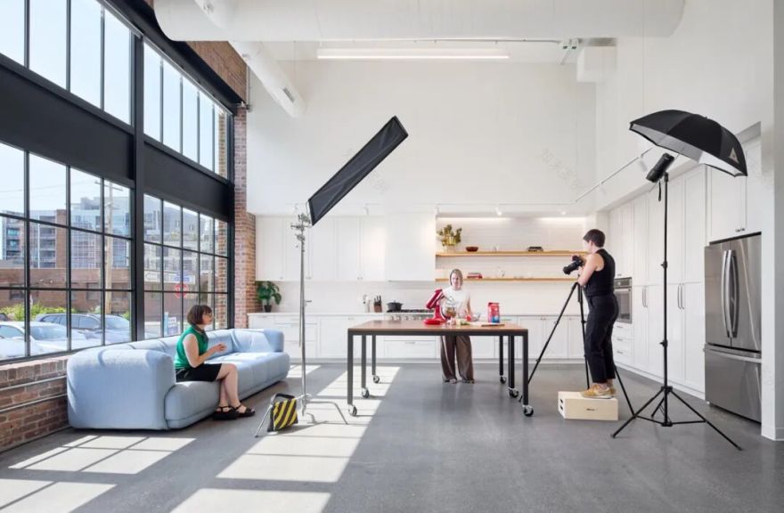 社交媒体The Social Lights办公室丨美国丨Studio BV-30