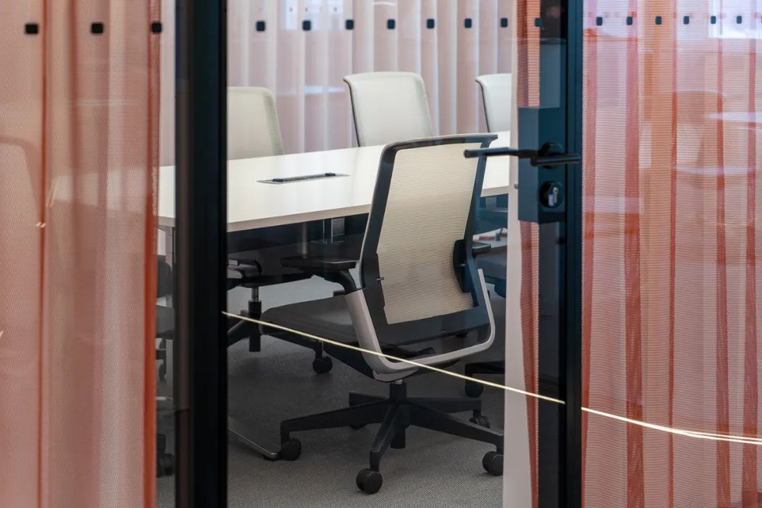 苹果办公室北京 · 最大化利用自然光的现代办公空间设计丨中国北京丨秦国鹏,屈飞婧-24