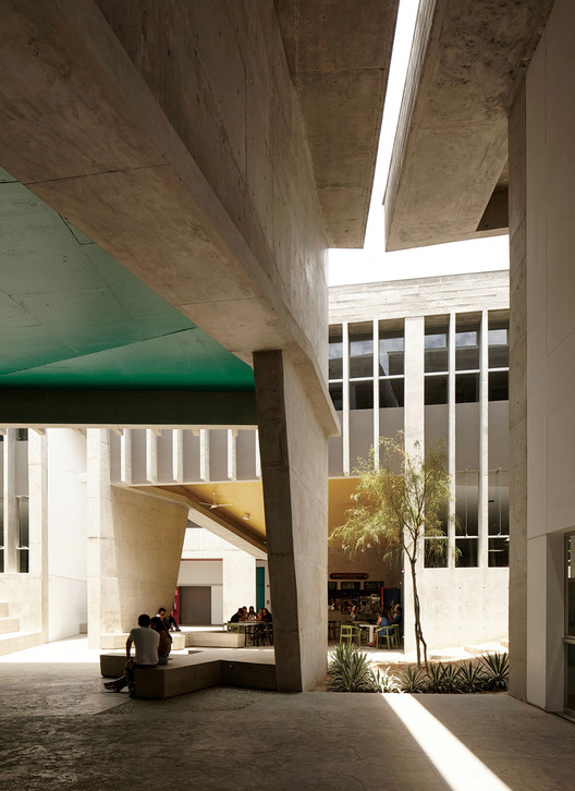 UDEP Lecture Building  Barclay - Crousse-42