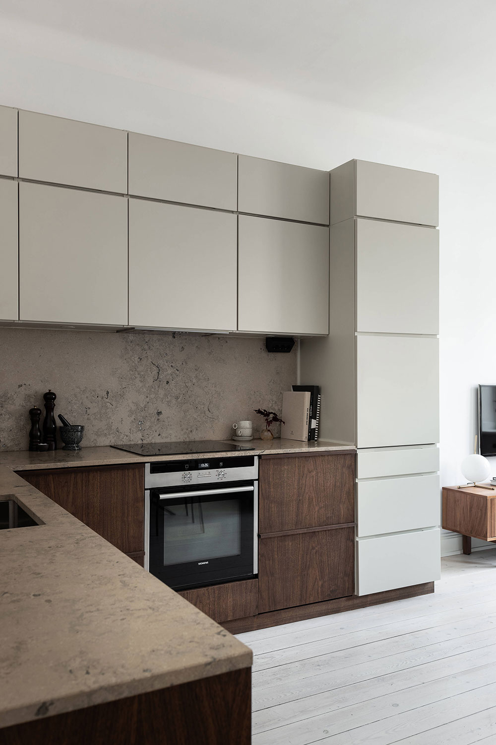 瑞典斯德哥尔摩现代简约家庭公寓设计-9