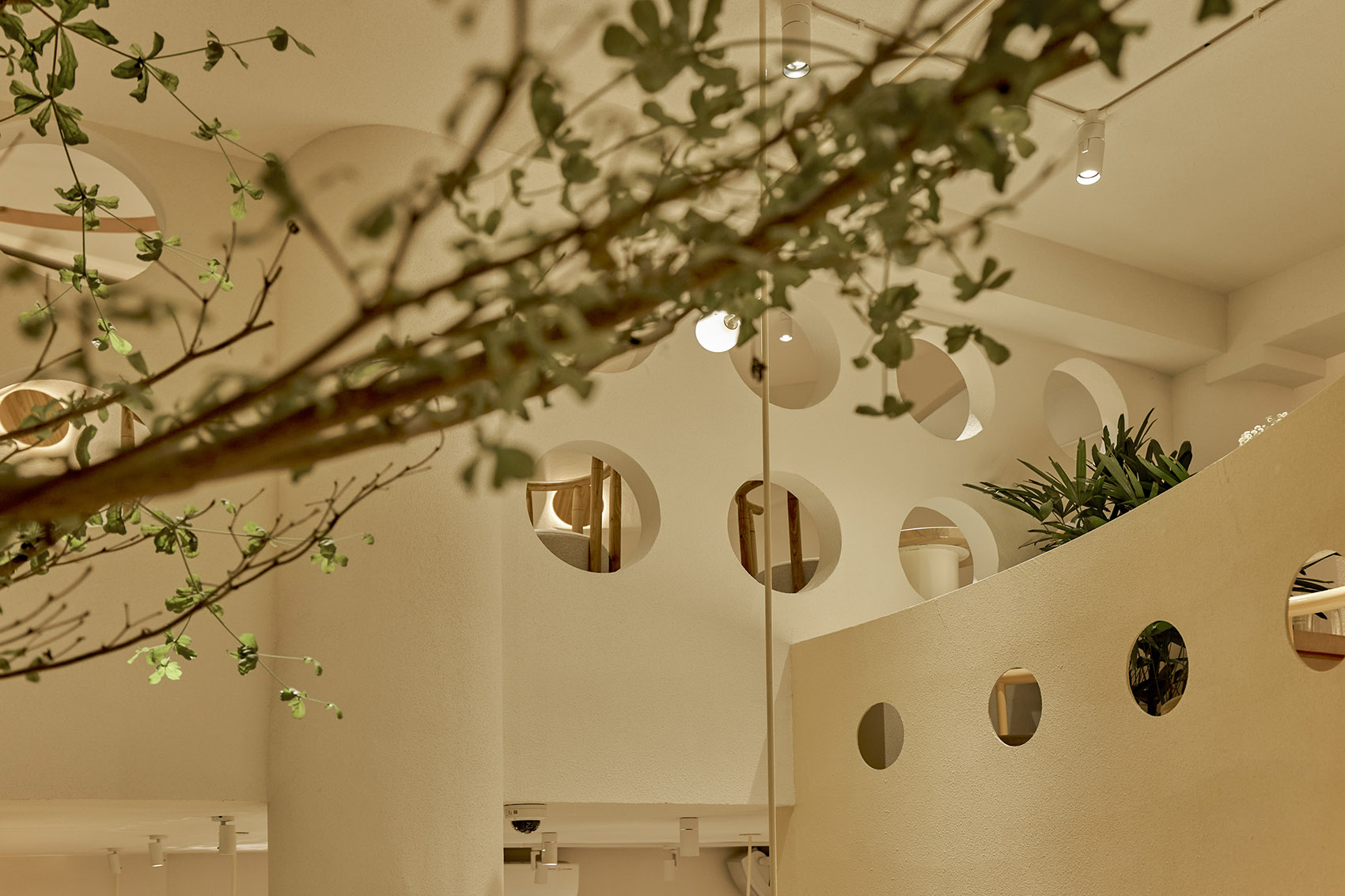 September 咖啡厅 2 号店丨越南胡志明市丨Red5studio + Ben Decor-117