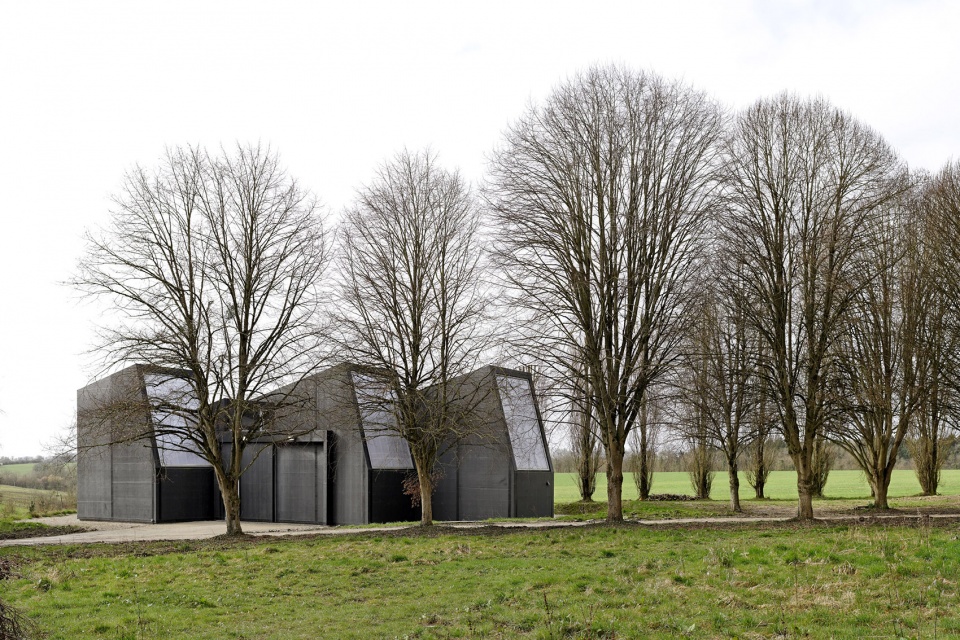 隐形建筑与身体对话 · 法国艺术家工作室设计丨Didier Fiúza Faustino-6