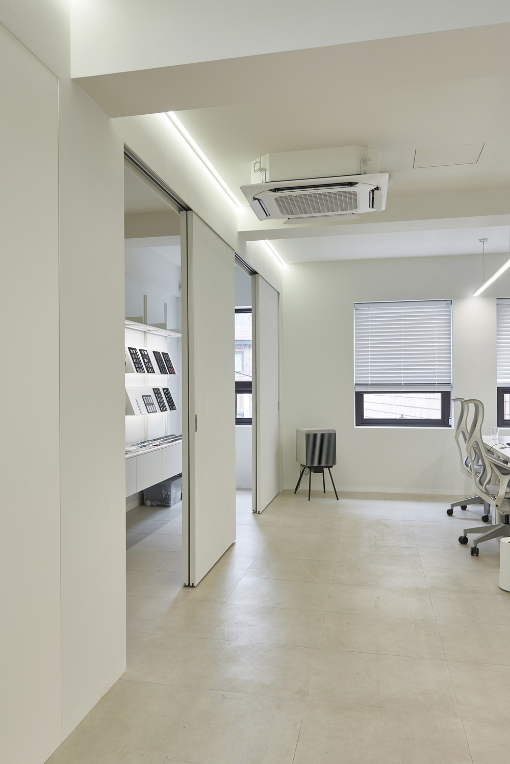 白色与木色，打造高级办公室空间-19