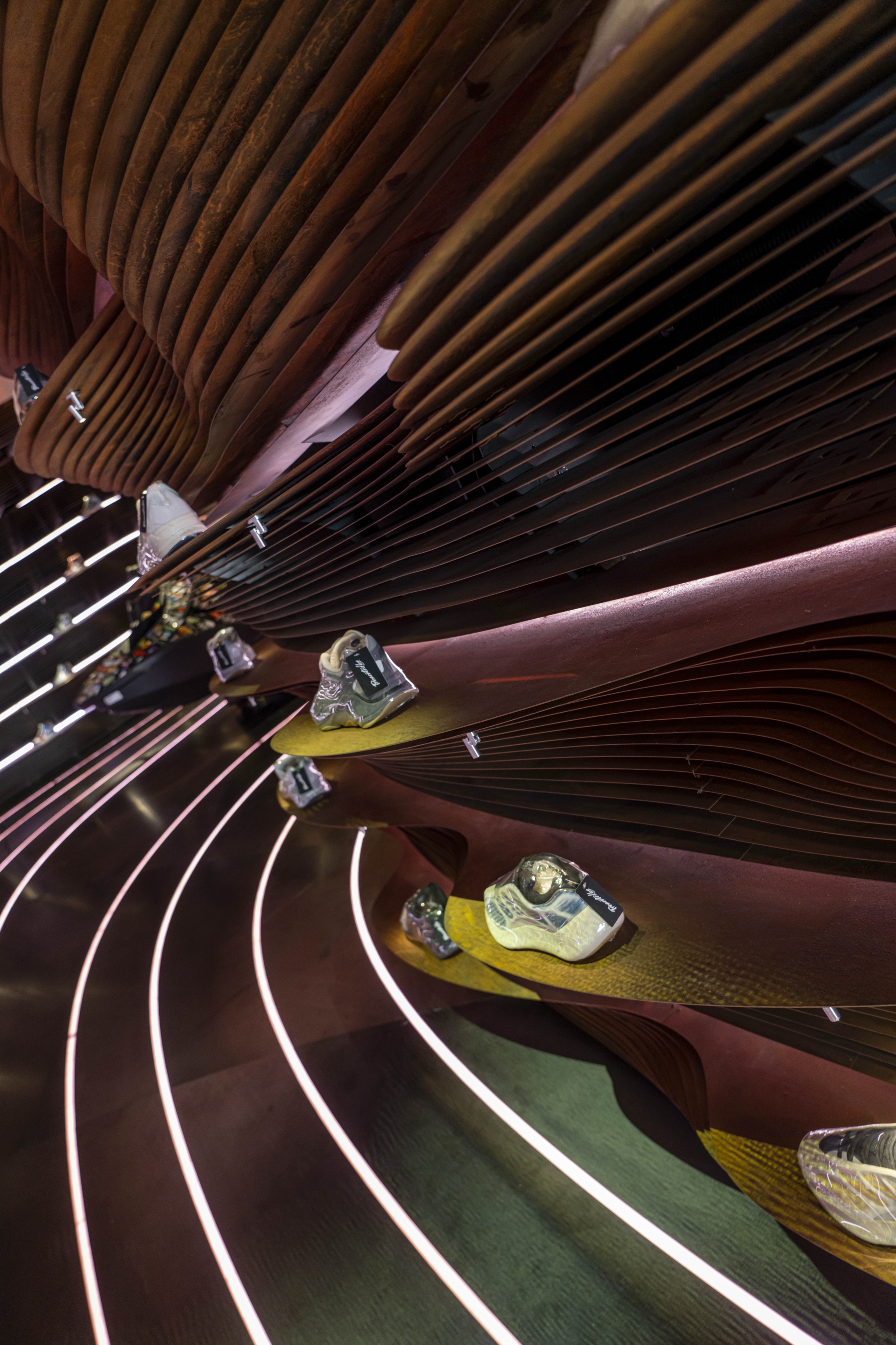 PresentedBy 鞋店丨卡塔尔多哈丨External Reference-16