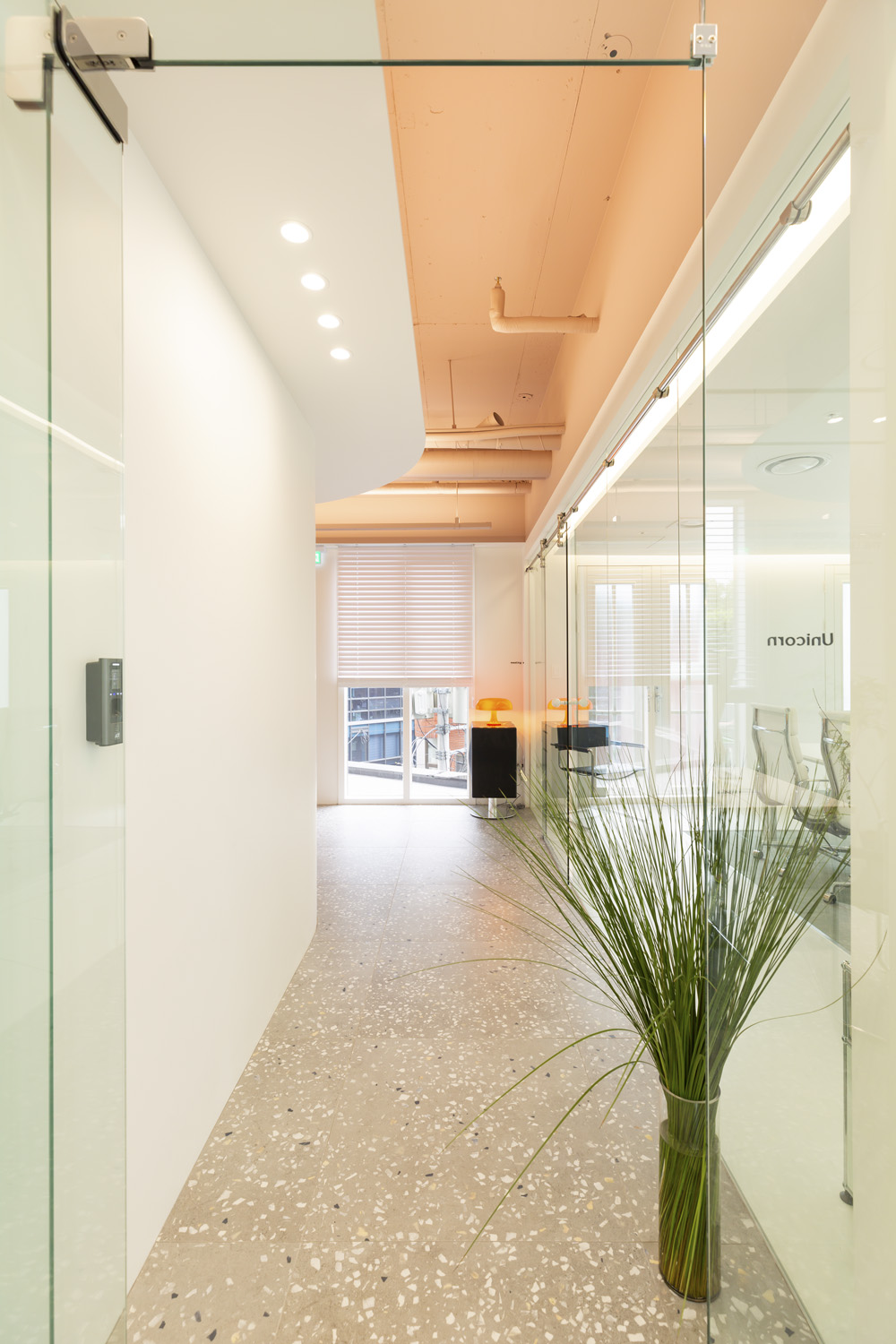 SHOWKET 办公室&工作室 | 74 平的极简咖啡馆式设计-14