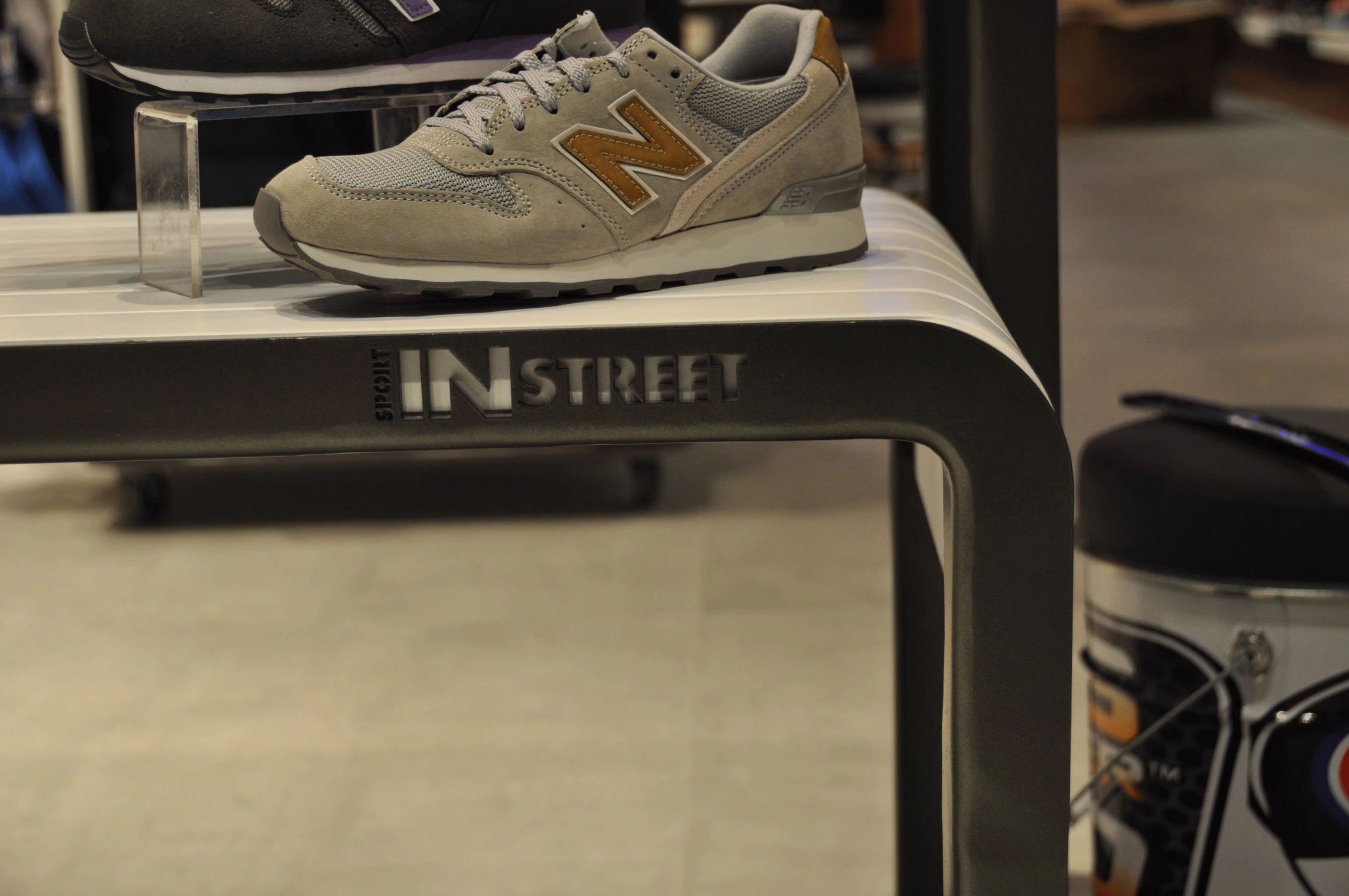 街头运动旗舰店-28