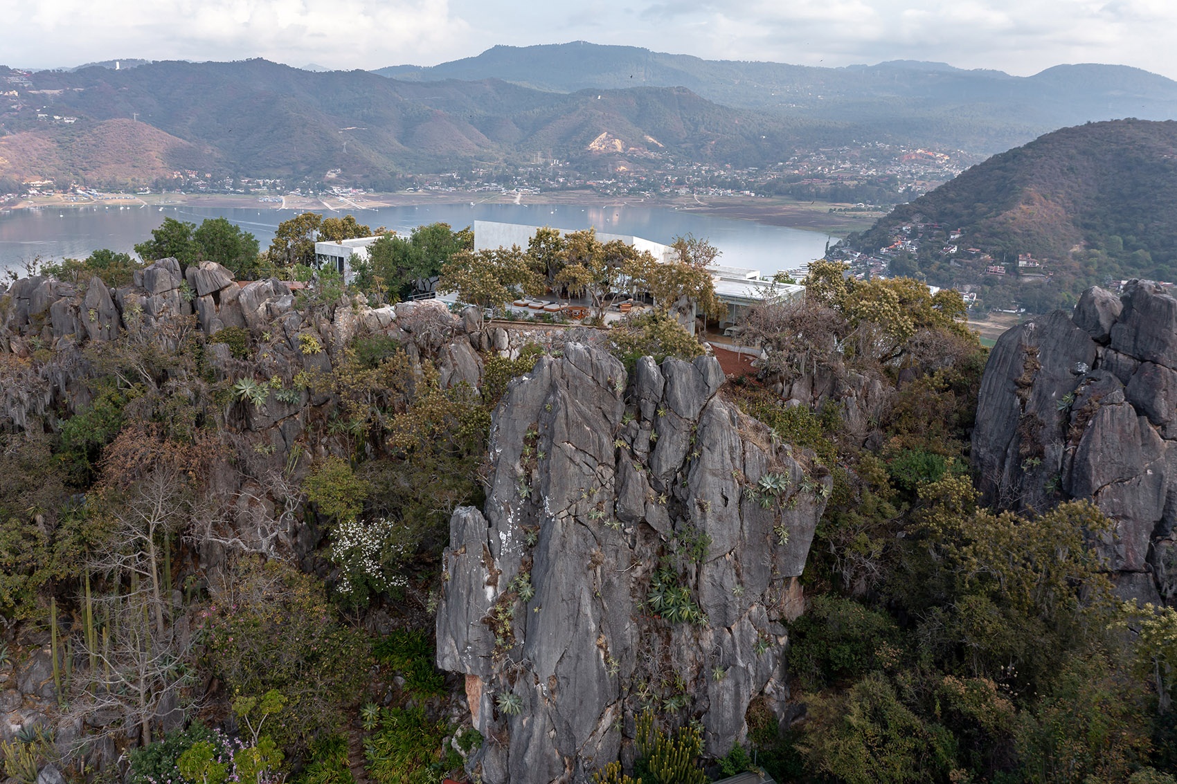 Las Rocas 别墅丨墨西哥丨Ignacio Urquiza Arquitectos-0