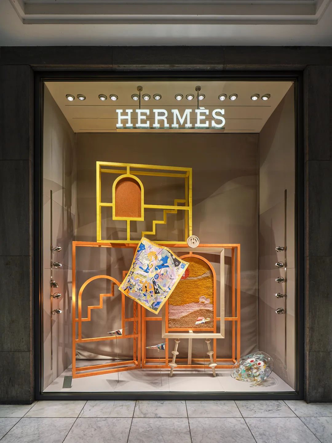 Hermès 德国 2023 年秋季橱窗展示-0
