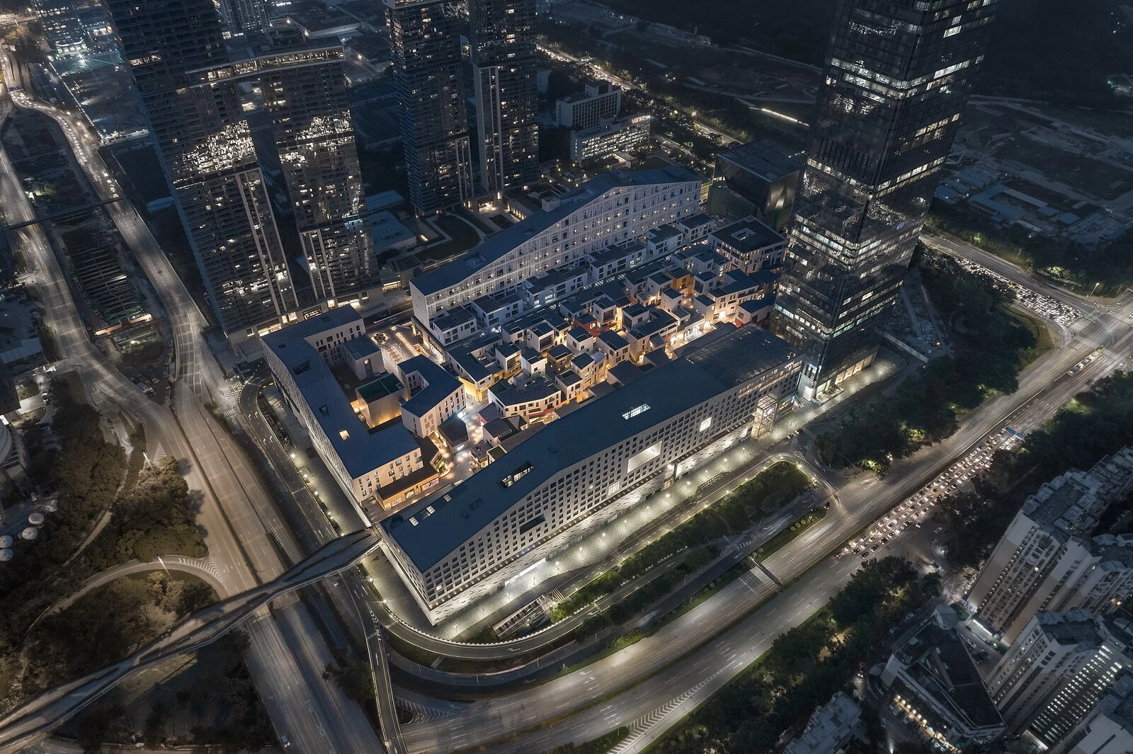 SHUM YIP Upper Hills LOFT-19