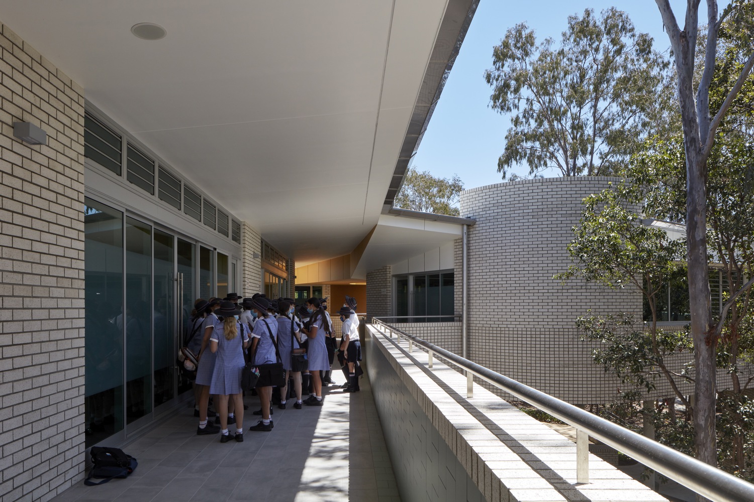 Cannon Hill Anglican College D Block | 融入自然的灵活学习空间-39