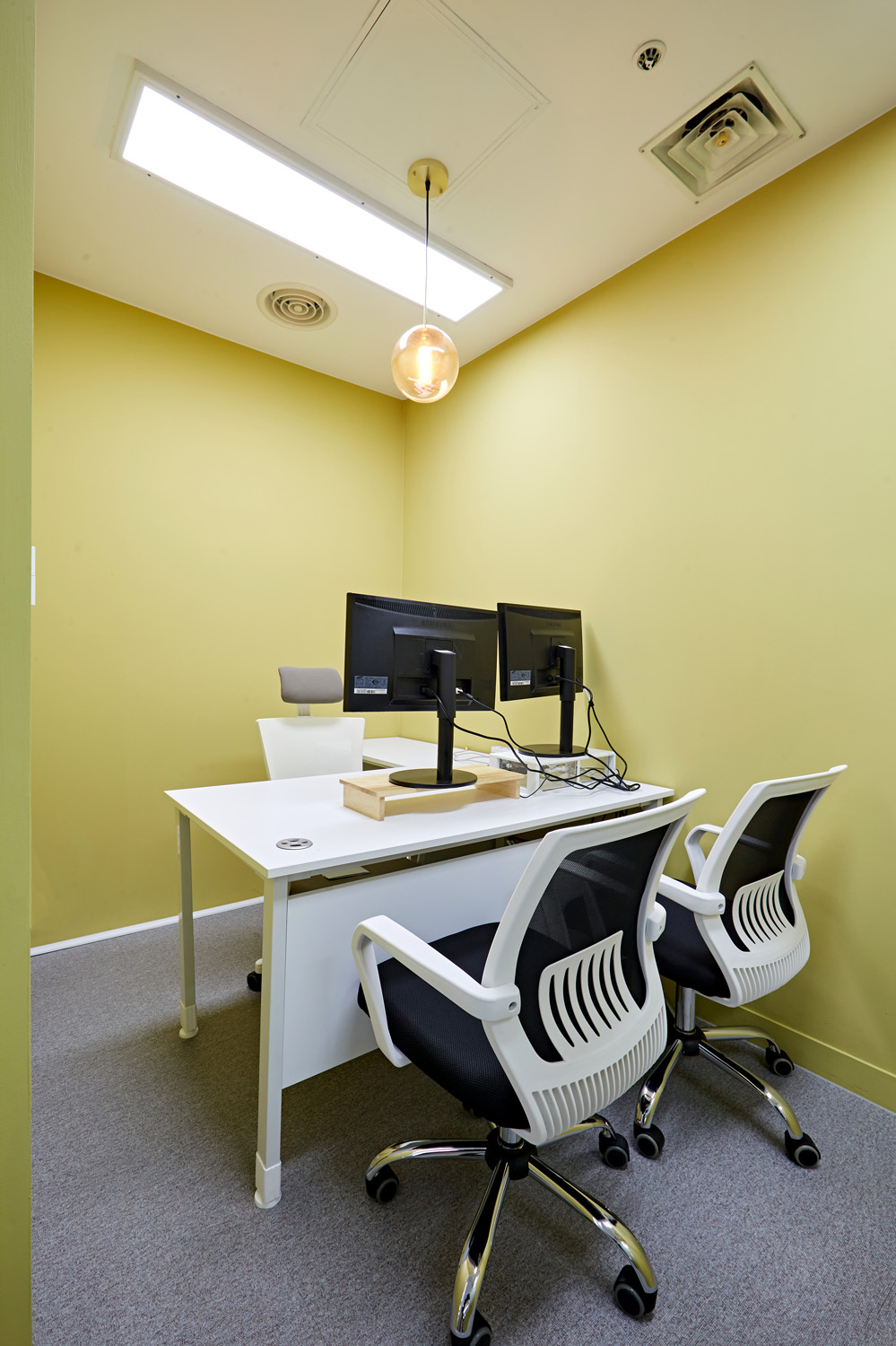 CS 共享办公空间 | 极简设计的 115 平米办公室内饰-25