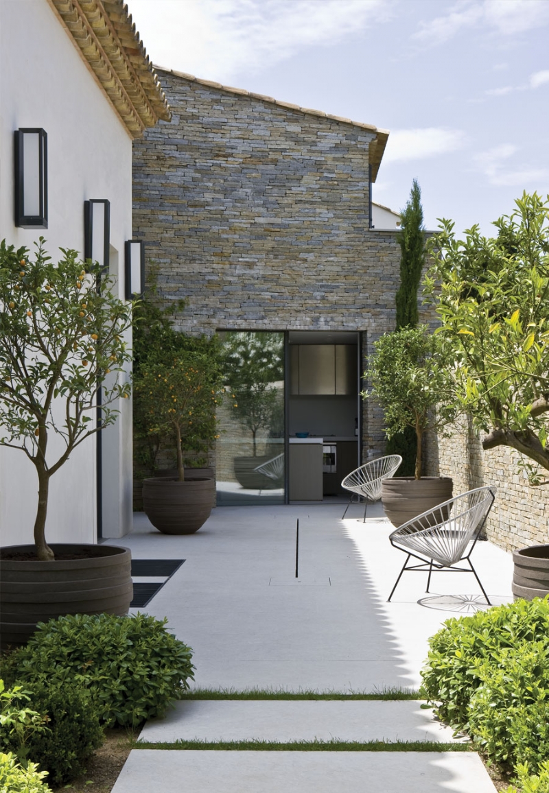 法国圣特·罗佩私人别墅 | 素雅简约主义之美-17