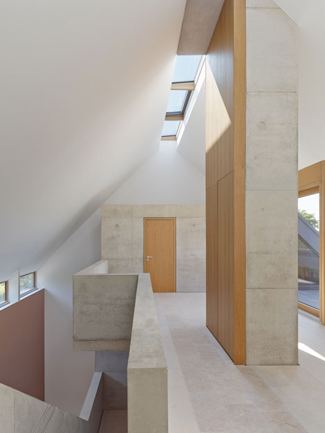 Stuttgart house by (se)arch with shingle-clad walls and an art gallery-25