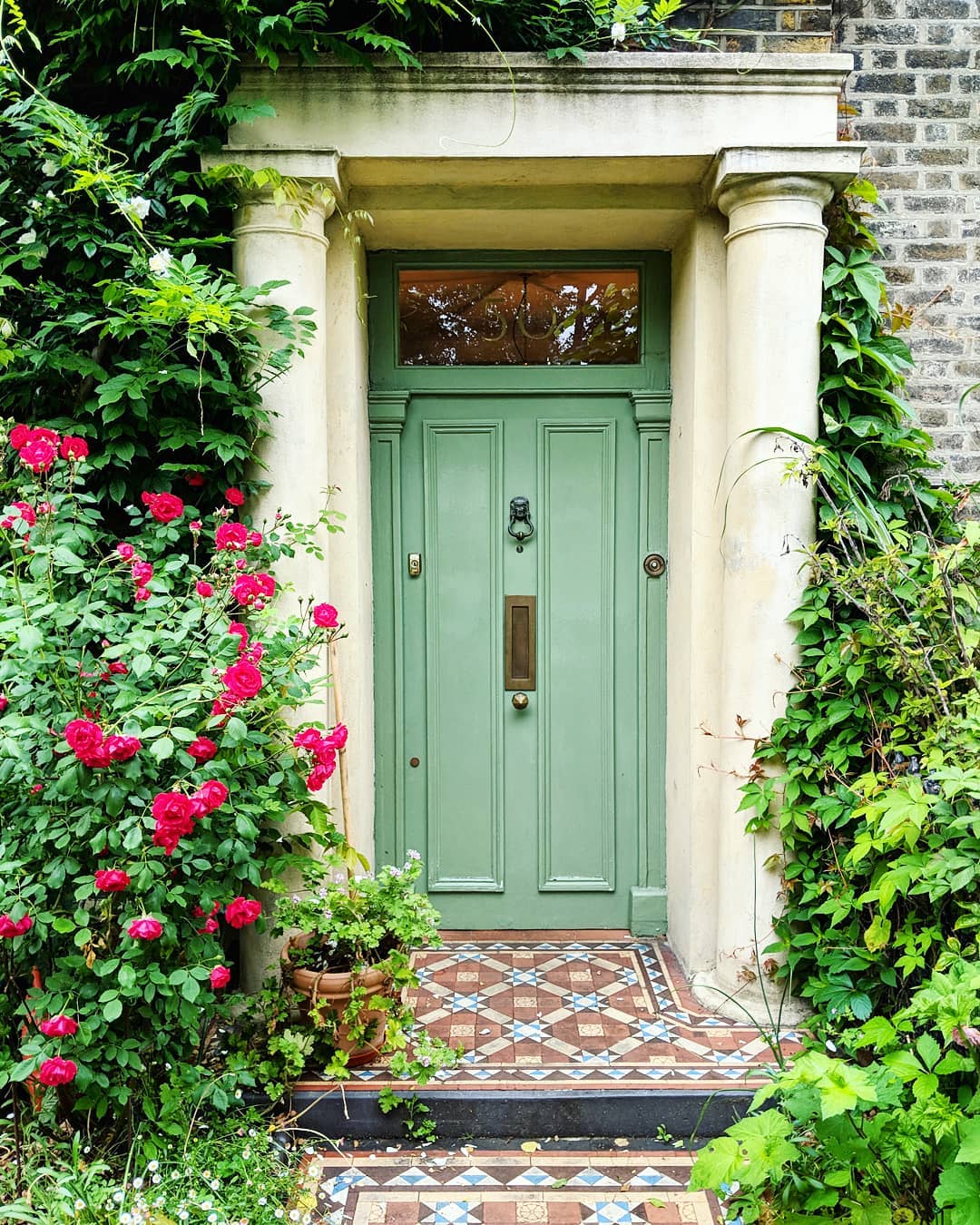 英國藝術家花了兩年半時間，捕捉倫敦街區最美門面！ - WEHOUSE-4