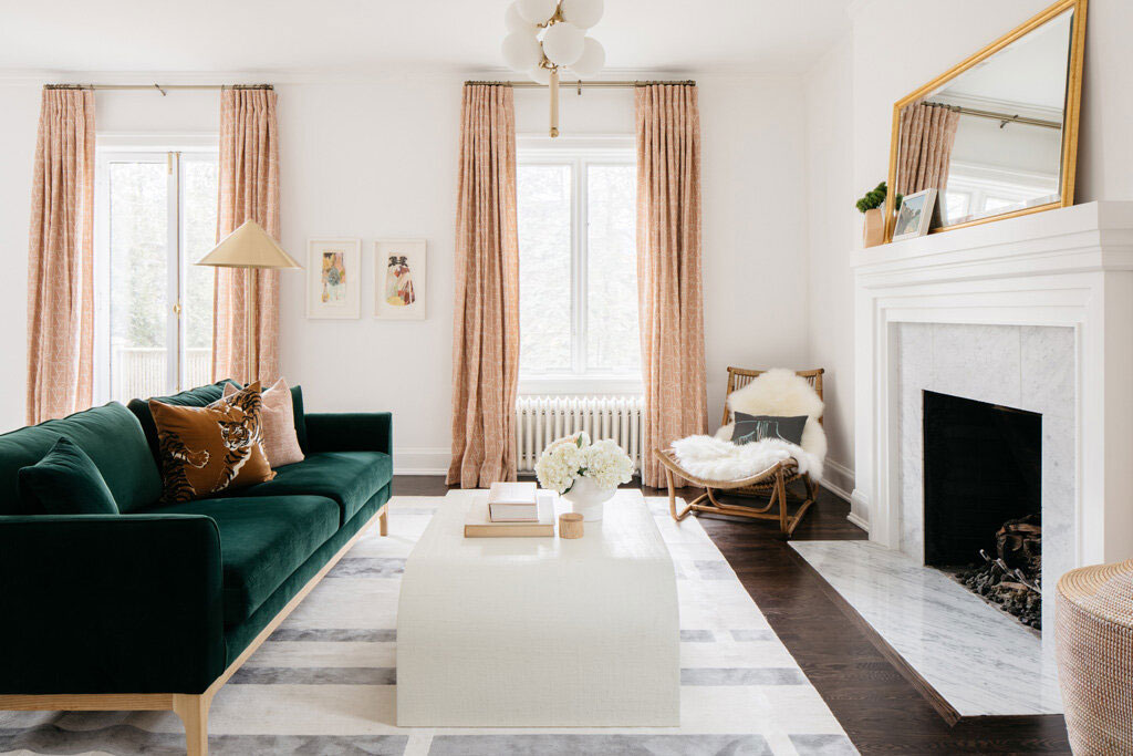 芝加哥奇幻住宅 | 黑色天花板与精致设计家具的完美结合-23