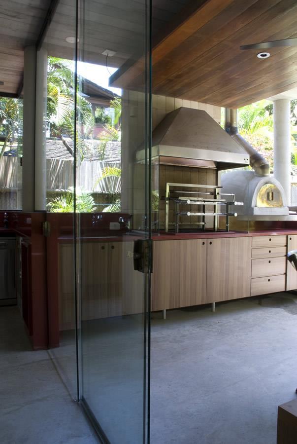 巴西圣保罗海岸线的悬浮玻璃屋-8