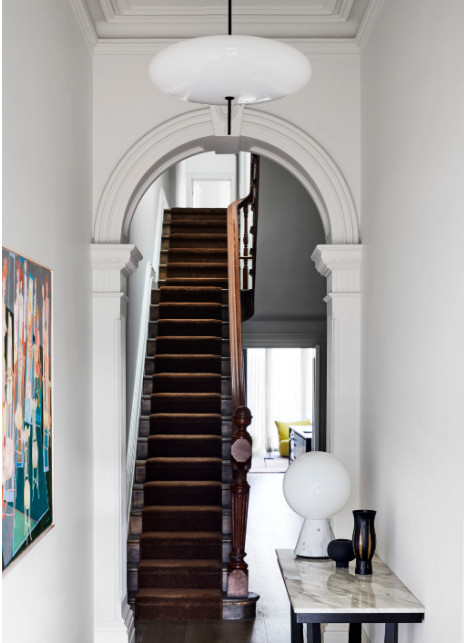 金色的;金黄色的;金的;金制的-113