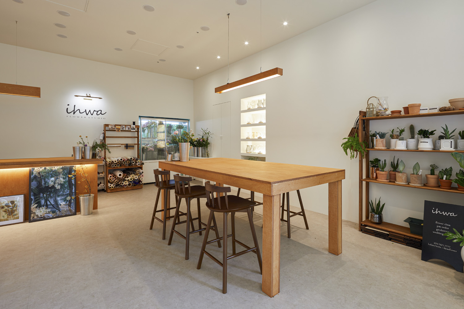 26 坪温暖氛围的白色&木质调氛围的泡沫商店设计-10