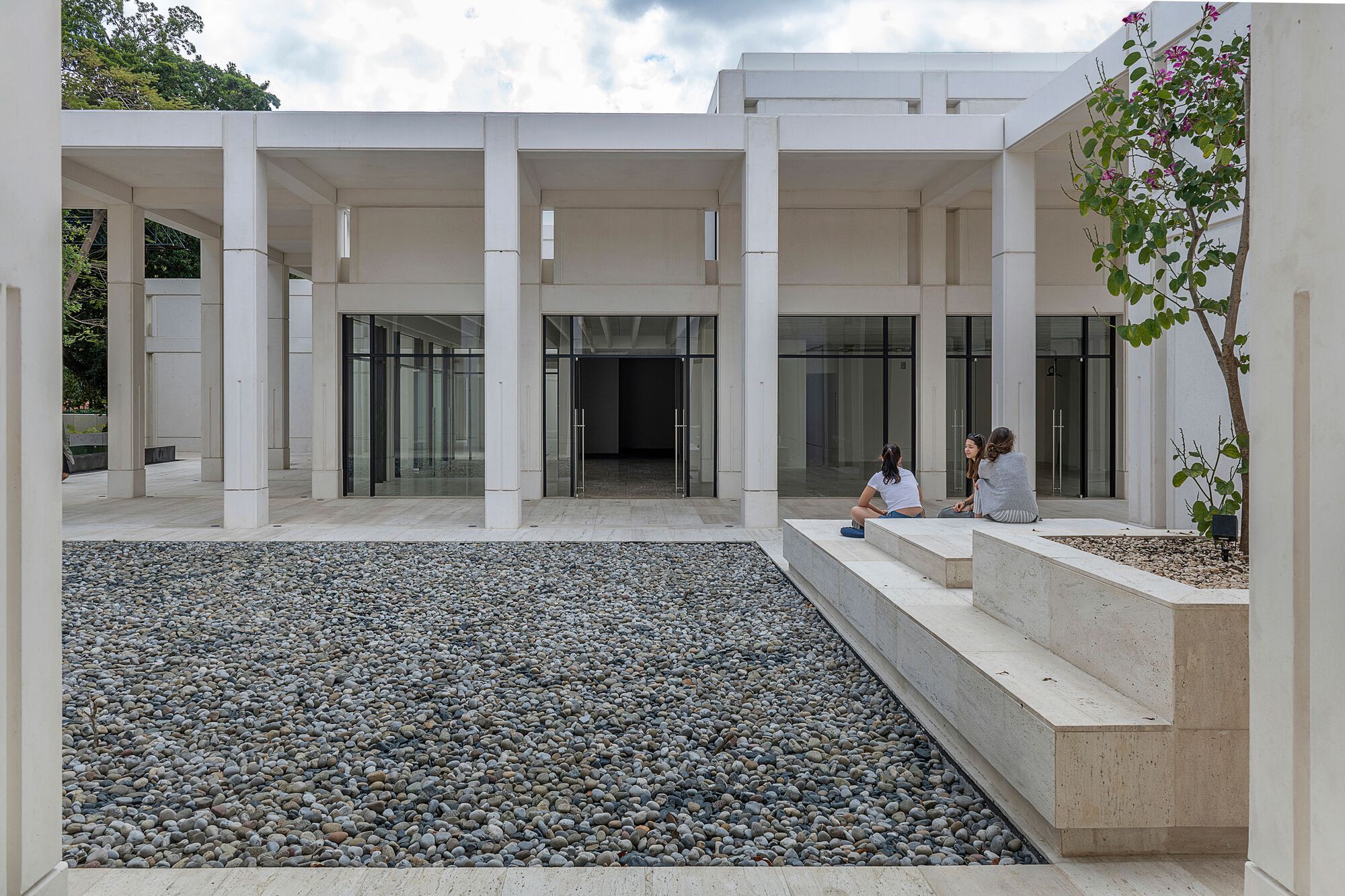 Quinta Montes Molina Cultural Center / MATERIA-9