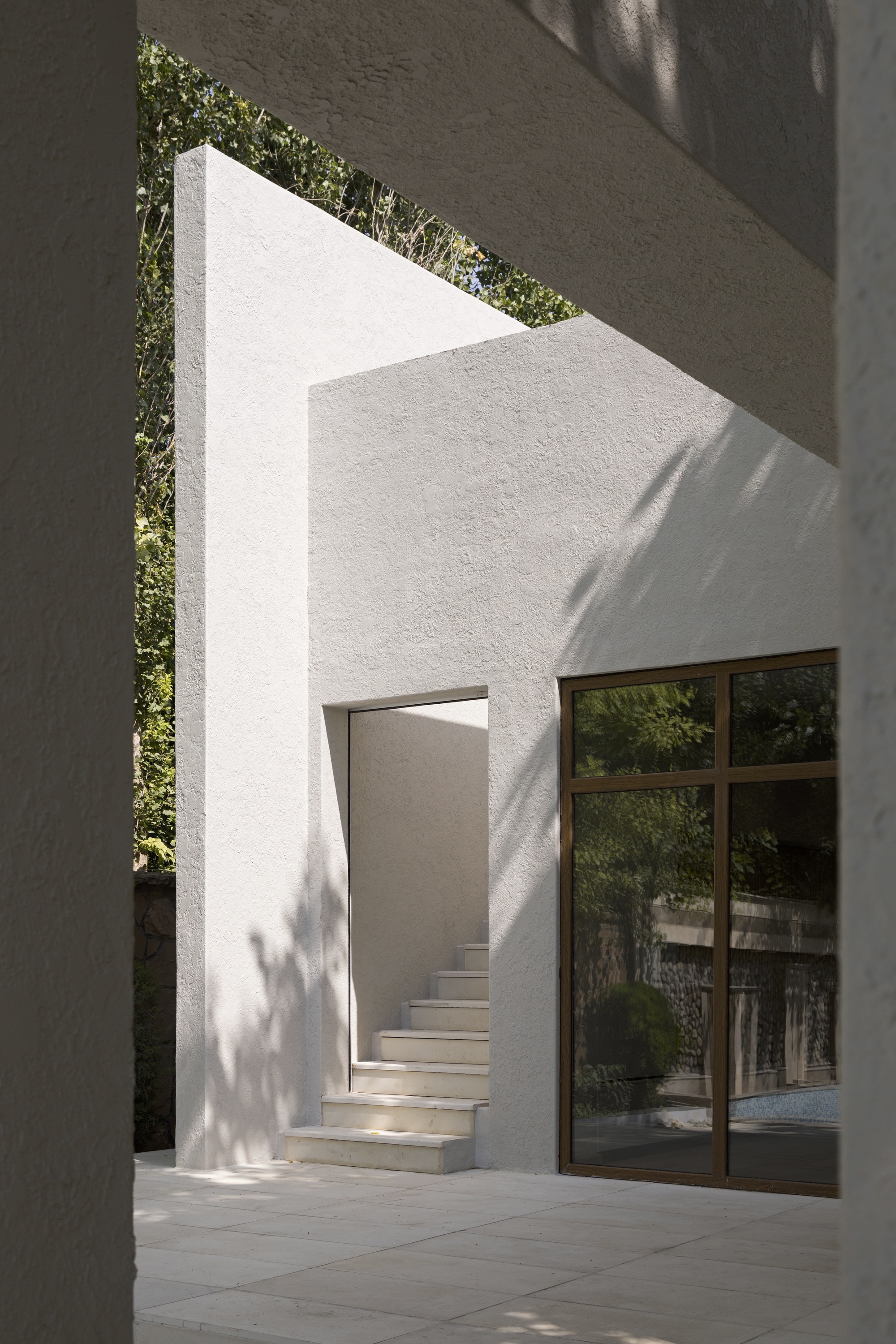 一所位于两个胡桃之间的房子丨伊朗丨KAV Architects-31