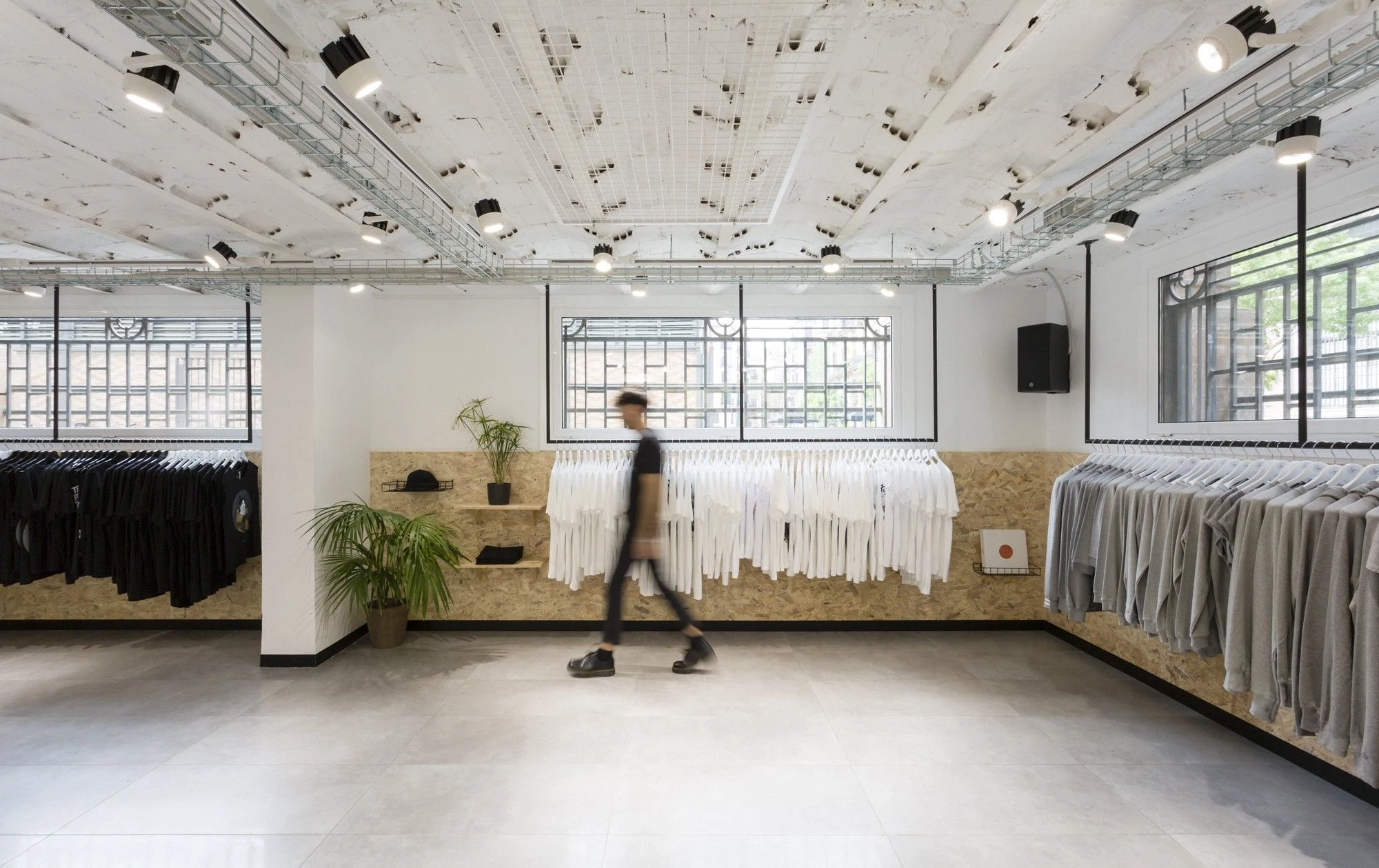 舞动 Suara | 世界知名舞曲品牌的时尚店铺设计-21