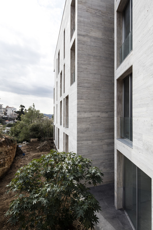 森林中的和谐四重奏·贝鲁特郊区绿色住宅设计-23