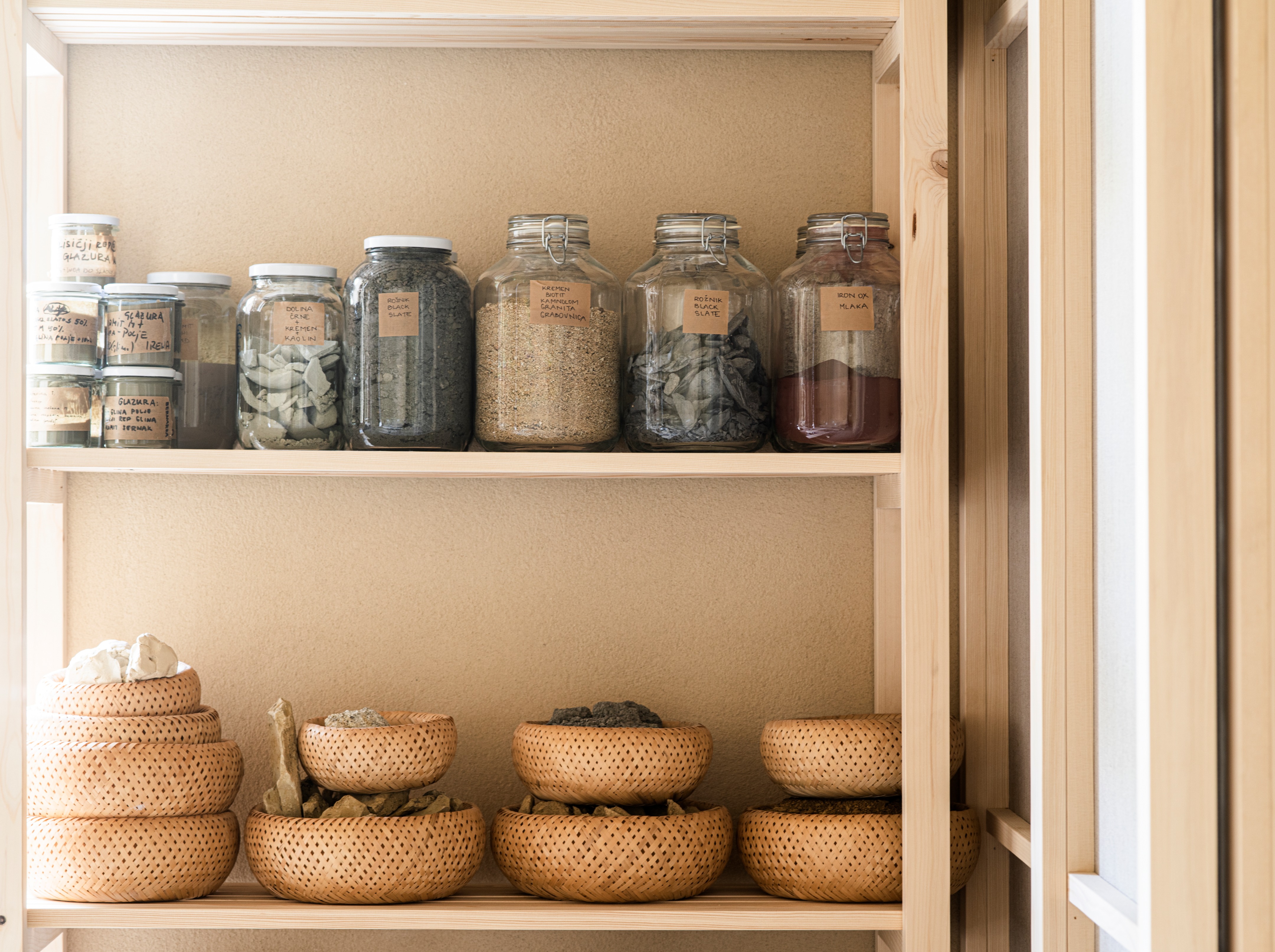 140 年老屋蜕变,自然材料打造的现代空间-13