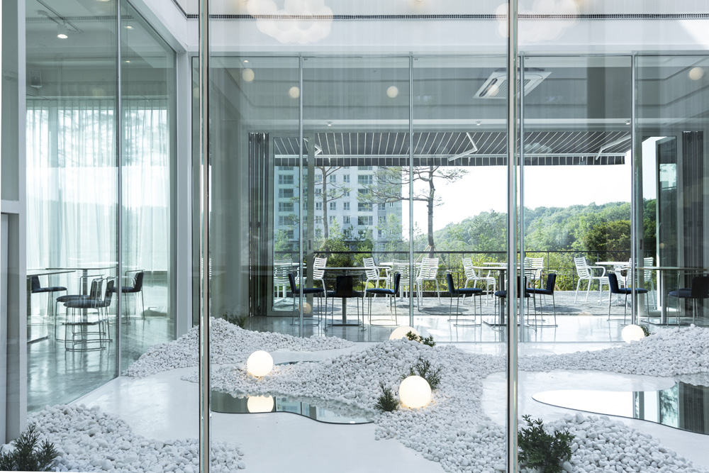 现代高级的布兰奇咖啡馆设计-6