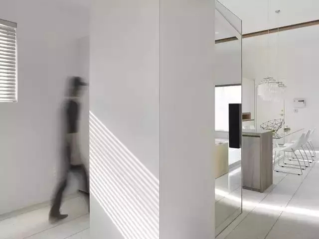 豪华别墅 现代风格家里装修还可以这样？隔墙不到顶也能这么漂亮-9