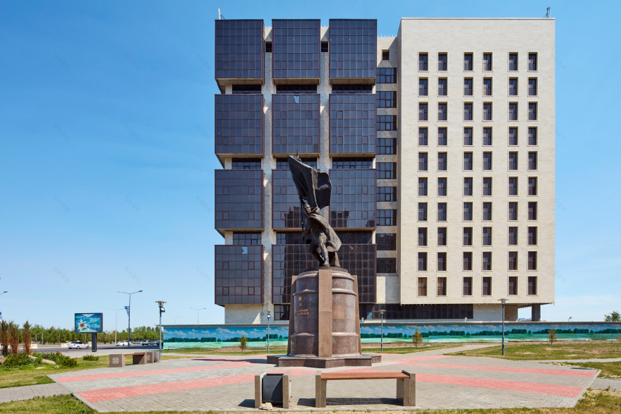 Paul Raftery photographs Astana's post-Soviet era architecture-4
