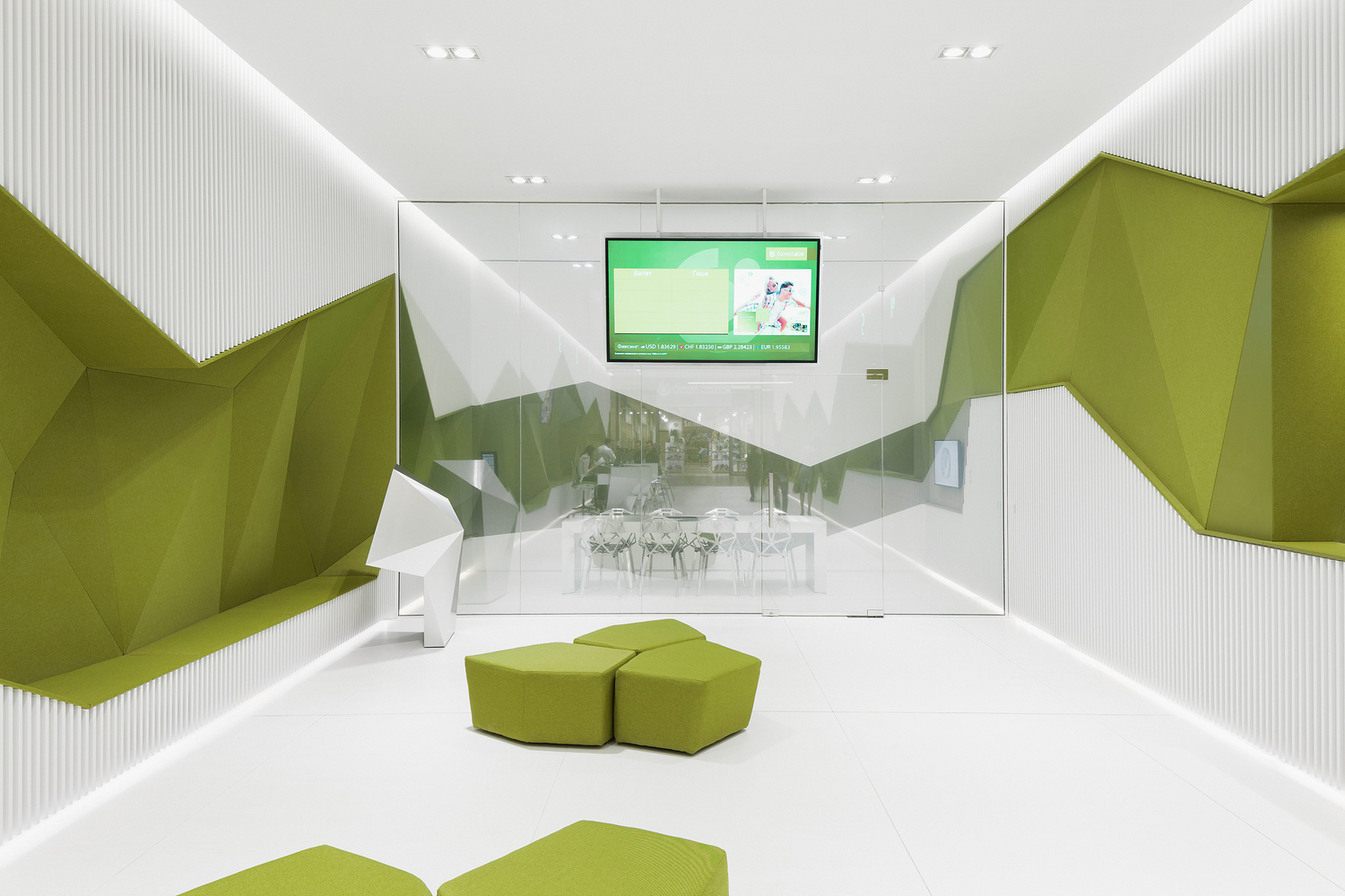 DSK 银行旗舰分行设计,绿色百叶窗与多彩条形打造开放空间-38