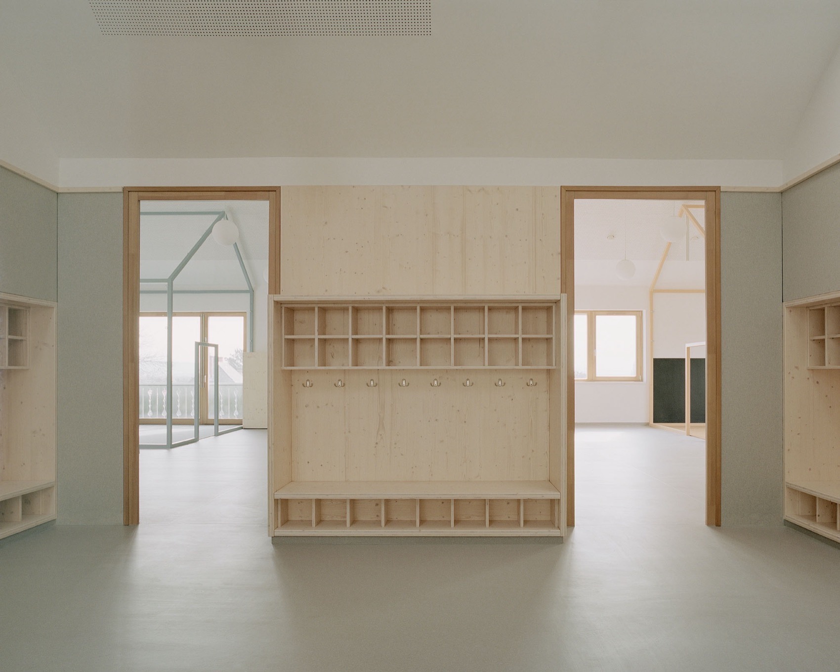 教堂后院中的幼儿园，匈牙利 / Archikon Architects-33