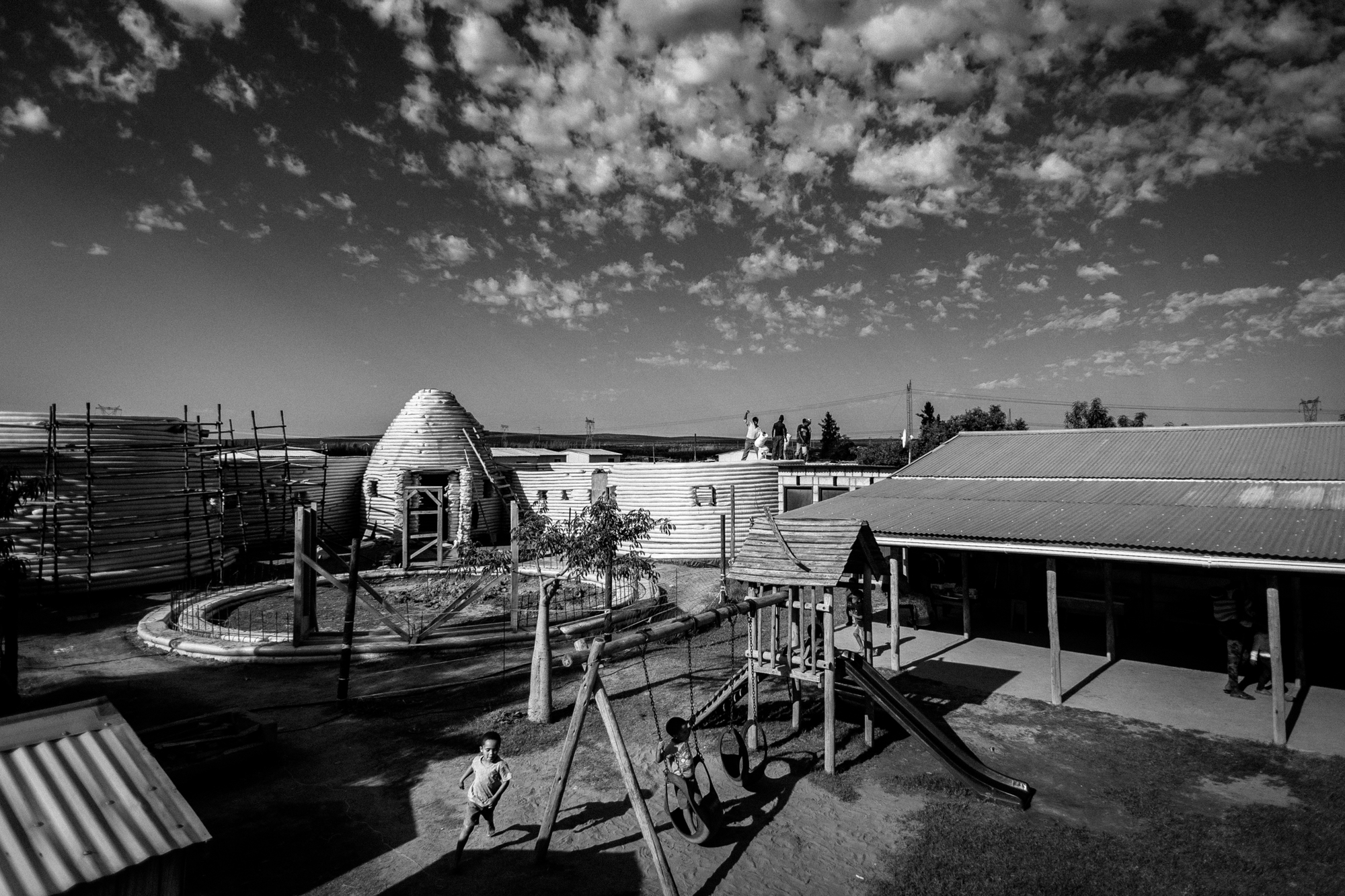 南非 Langbos 社区儿童中心 | 土筑多功能空间-19