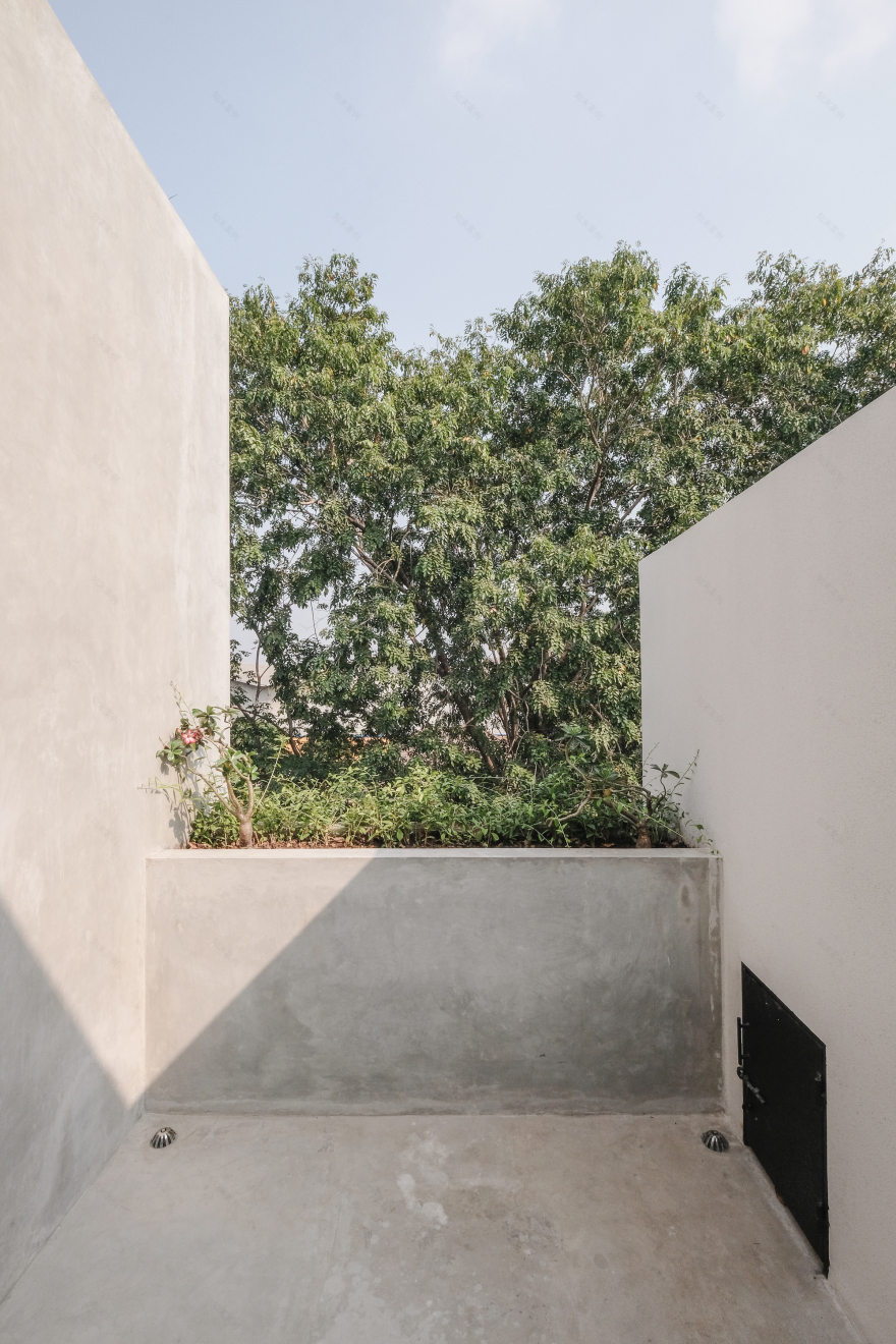 Ambivert House / TRST Architect-23
