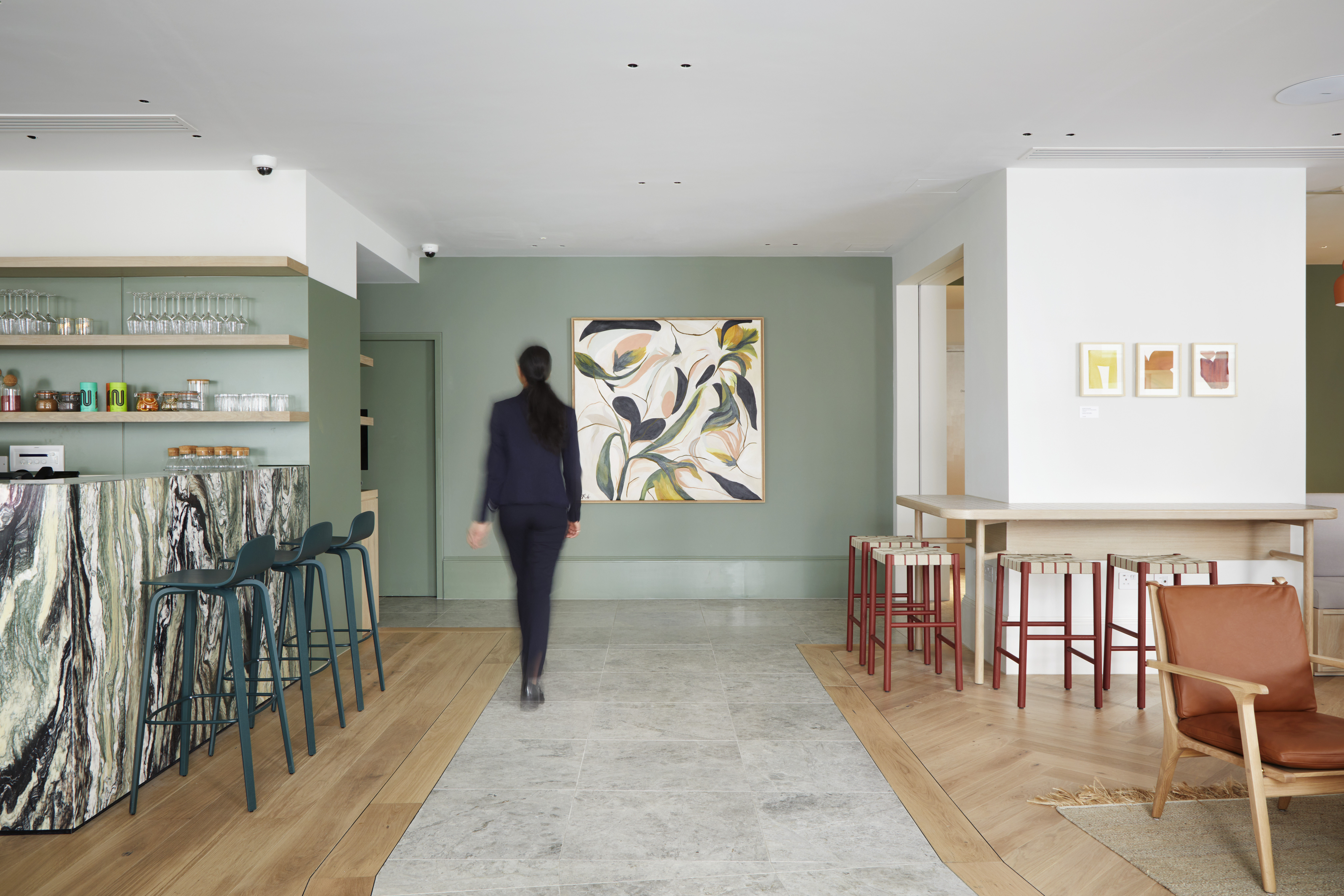 伦敦 Inhabit Queen’s Gardens 酒店 | 环保设计与舒适体验的完美结合-0