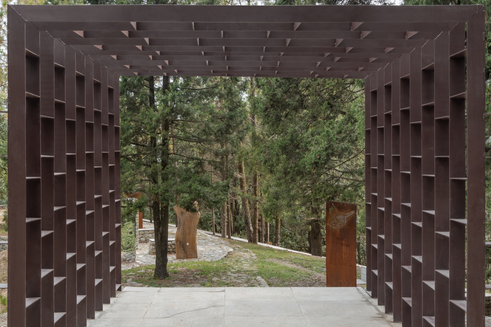 一座松树林中的公共纪念公园（Sensorium Park）丨印度丨Compartment S4-18