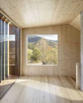 西班牙门槛楼梯住宅丨ComasPont arquitectes