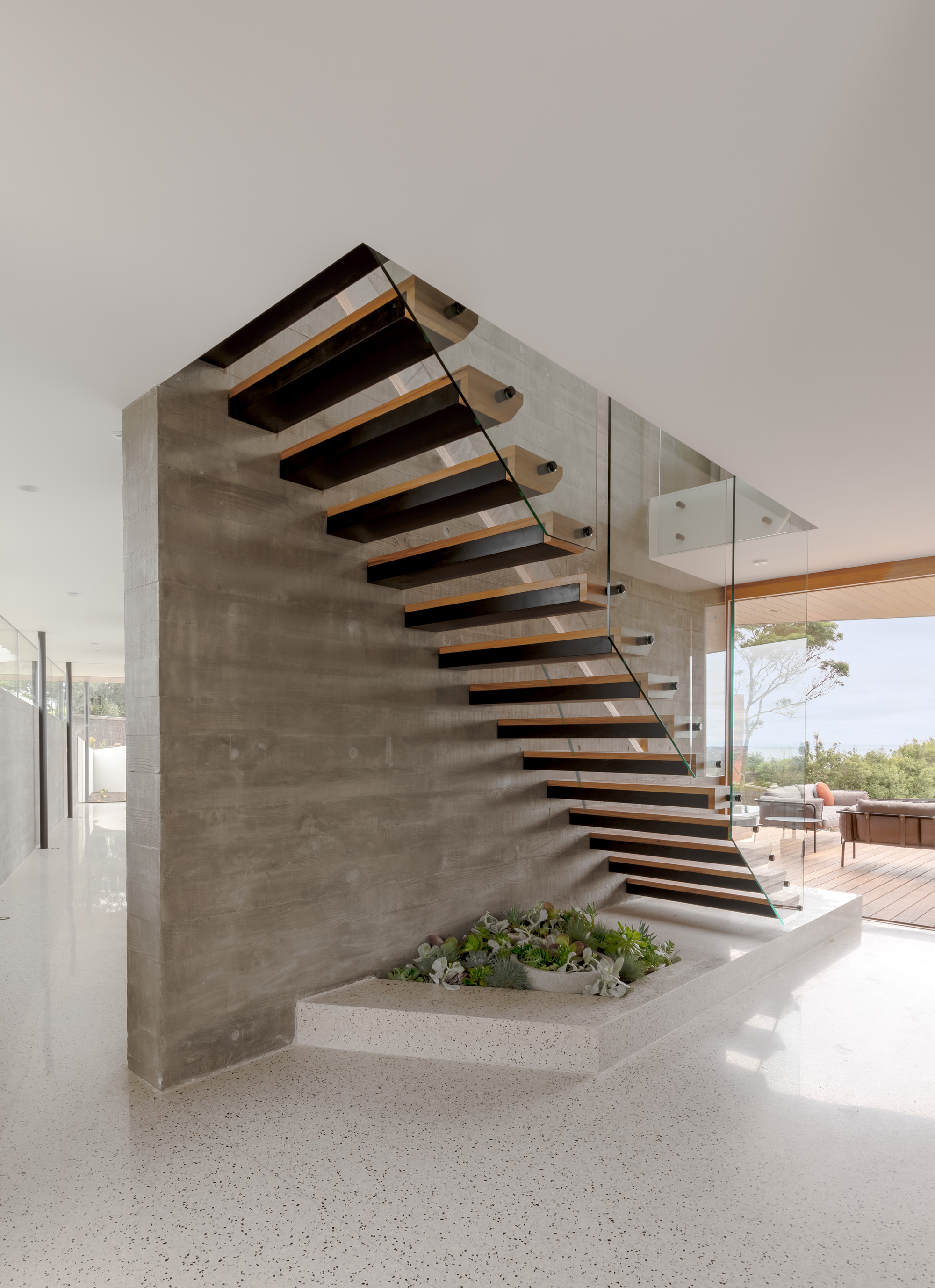 Three Angle House / Megowan Architectural-65