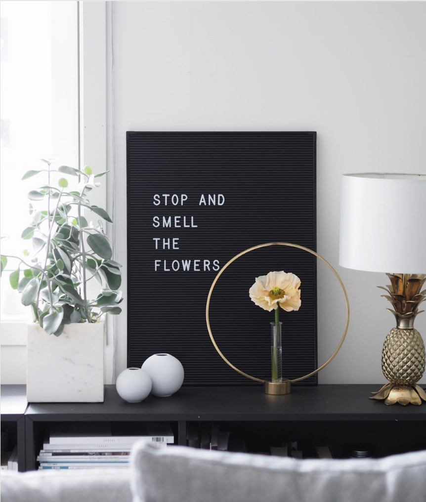 Como decorar usando preto, branco e dourado - Casa das Amigas-3