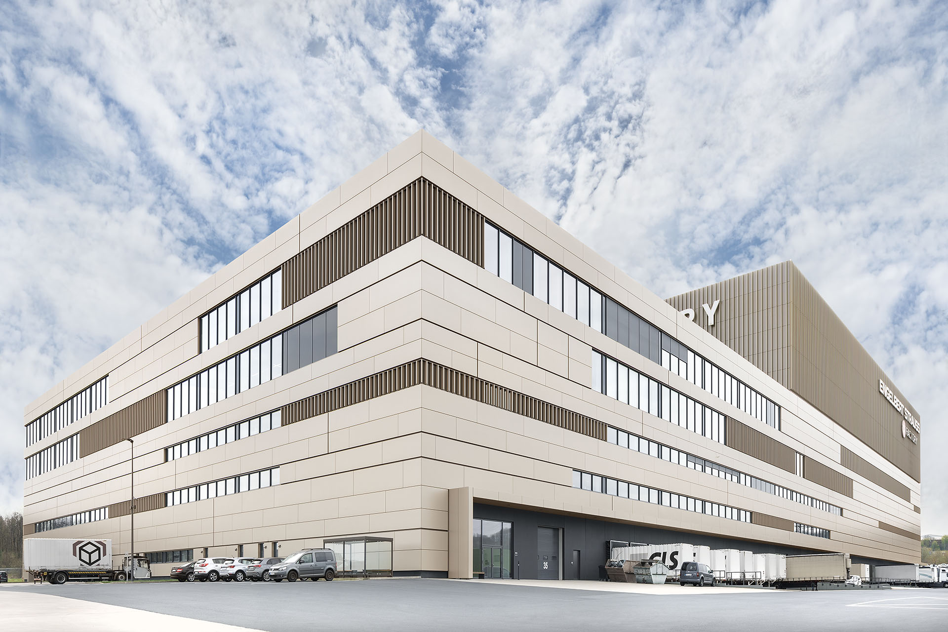 STRAUSS CI FACTORY-4