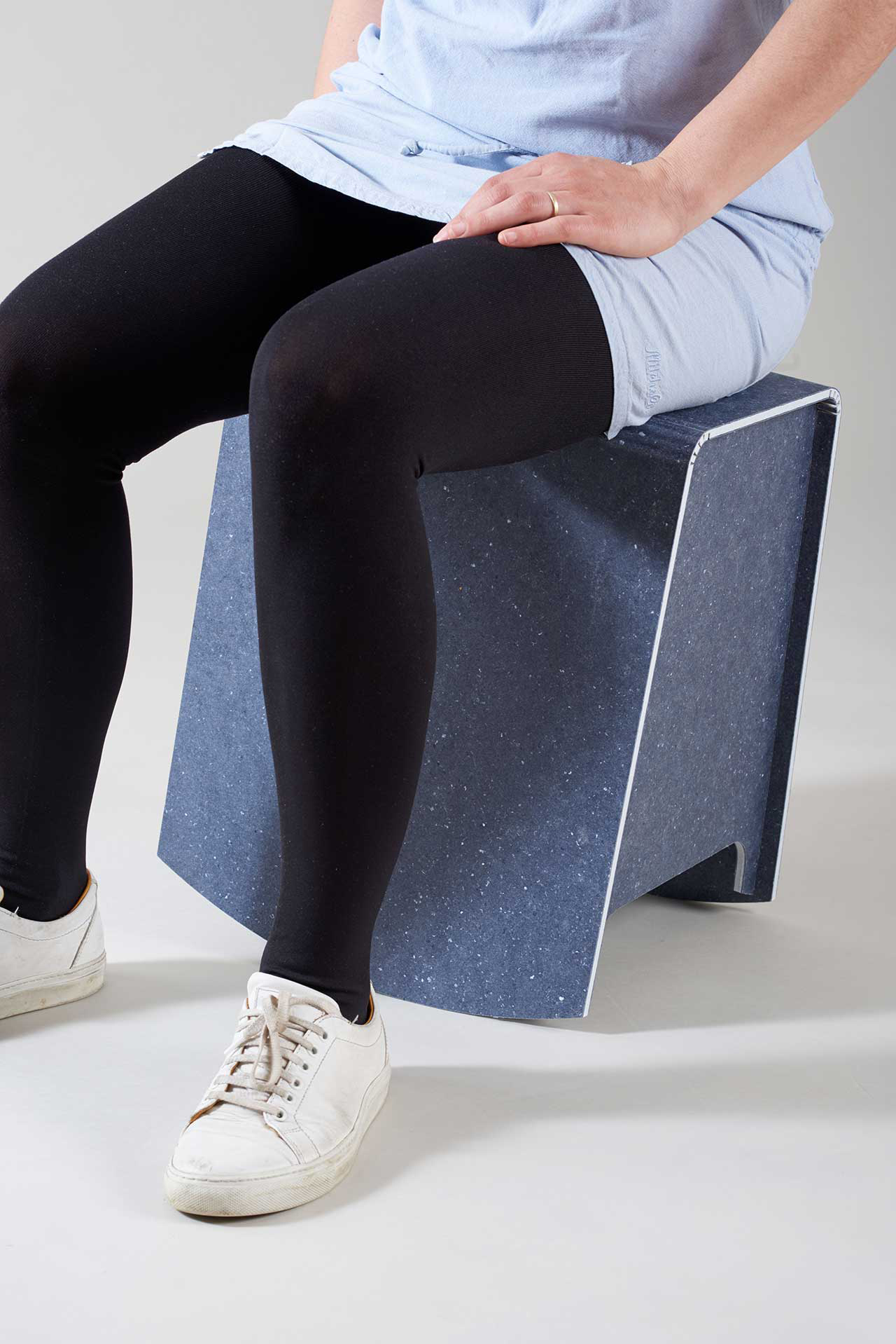 多功能 Shingle Stool 打造灵活办公环境-3