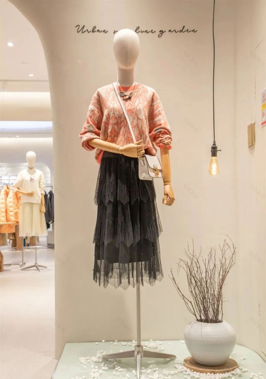 熙然女装第五代店铺形象设计丨中国海口丨MJVMD(广州孟靖迪赛品牌策划有限公司)-18