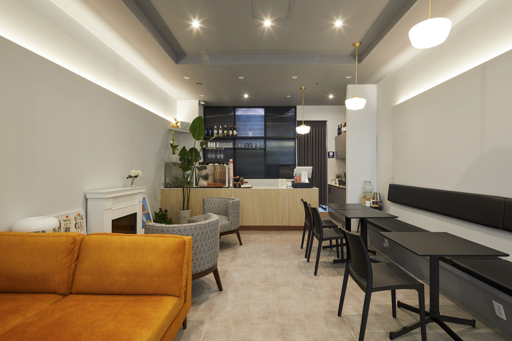 舒适咖啡厅，明亮简约 17 坪空间设计-3