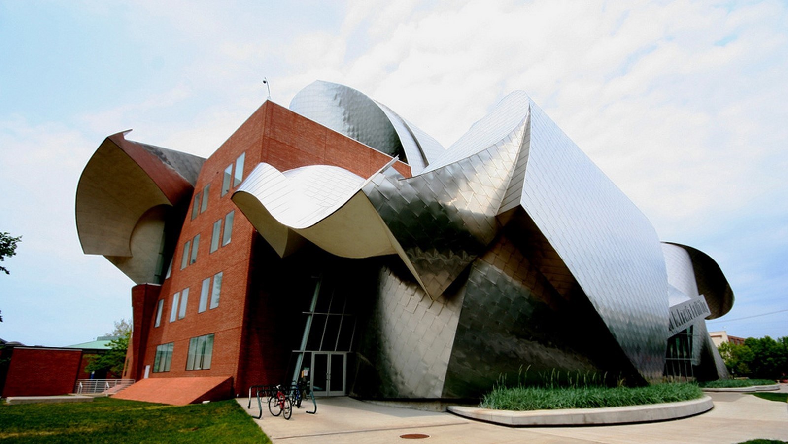 Frank Gehry- 15 Iconic Projects - RTF | Rethinking The Future-21