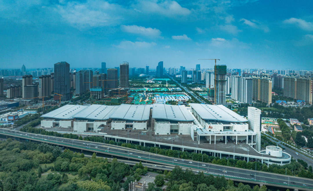 【城市名片】钢筋铁骨展现泉水灵动！中建八局打造泉城会展新地标-51