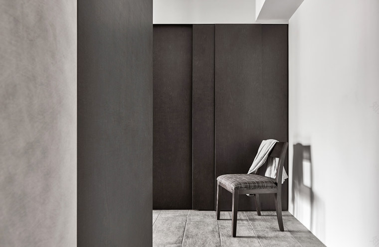 台北 82m²黑白灰色都会住家 | 简约线条与开放式设计-10