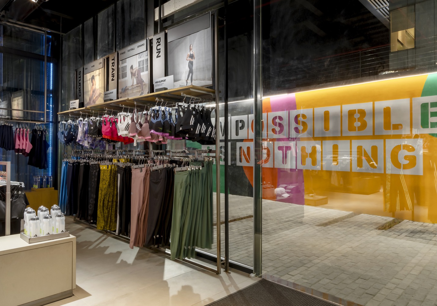 拉各斯阿迪达斯旗舰店丨尼日利亚拉各斯丨Oshinowo 工作室-16