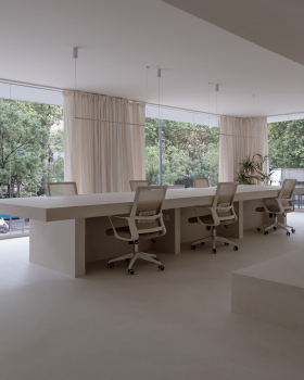 非白色办公室丨西班牙巴塞罗那丨brenzo