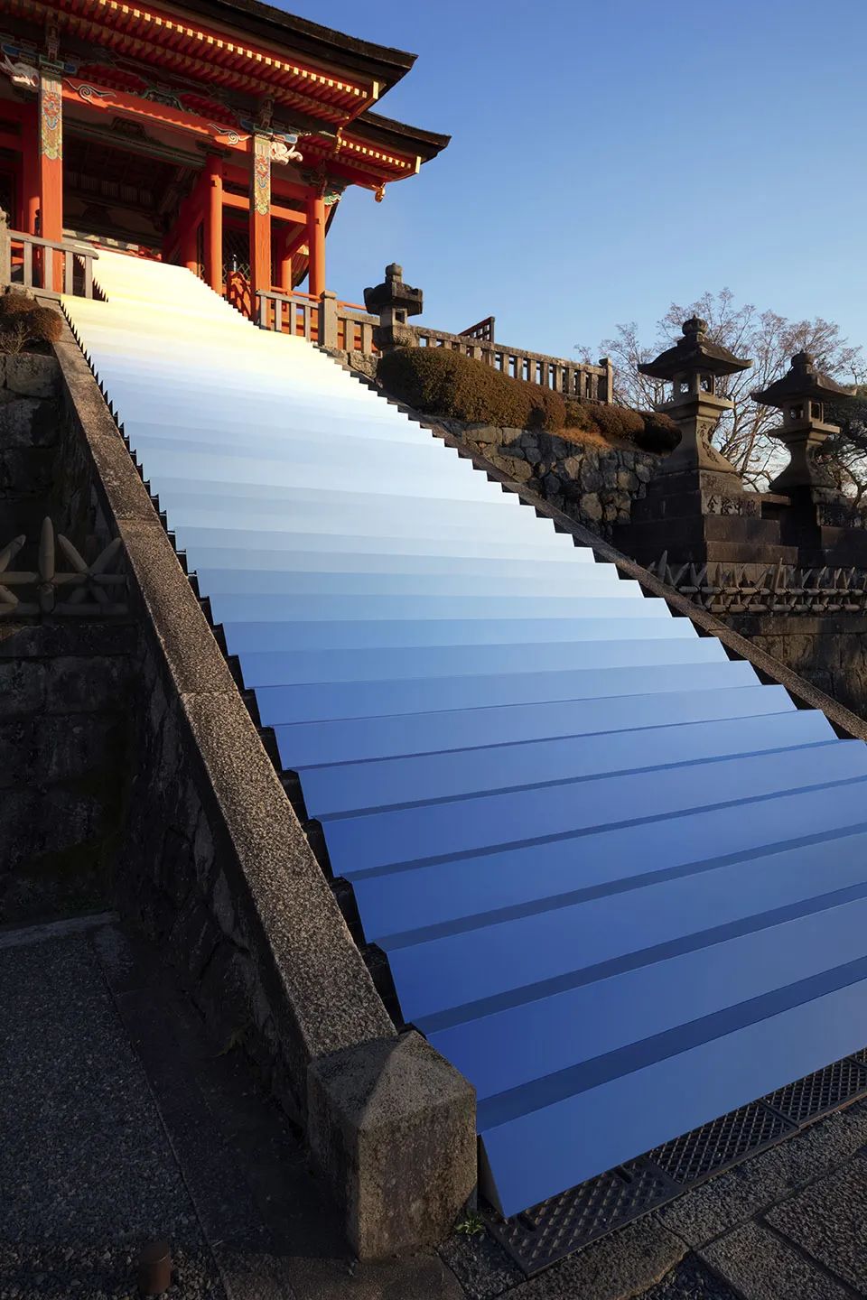 清水寺阶梯上的天空 · nendo 的镜面艺术装置丨日本京都-46